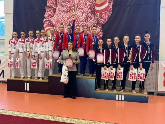 Гимнастки из Кузбасса стали лучшими в многоборье на чемпионате СФО