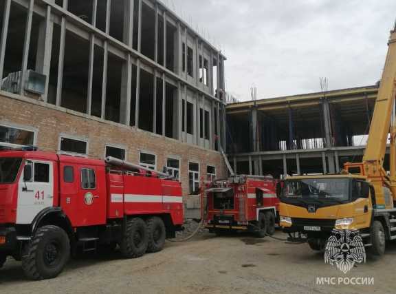 В Хакасии по вине рабочих произошёл пожар в строящейся школа