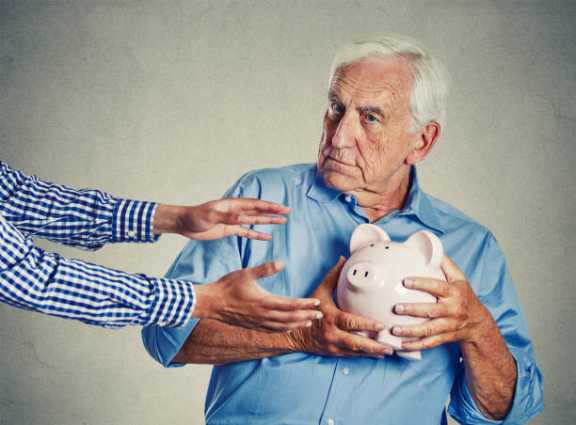 В Хакасии пенсионер перевёл мошенникам кредитных 4 млн 