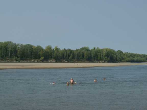 В воде Томской области опасно купаться 