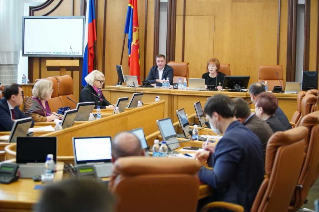 3 - Сессия ГС - фото с сайта городского Совета Красноярска_новый размер.jpg