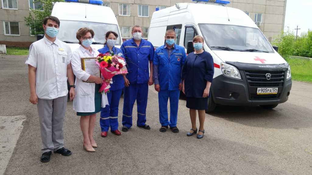 20210621-поздравление врачей (1).jpg