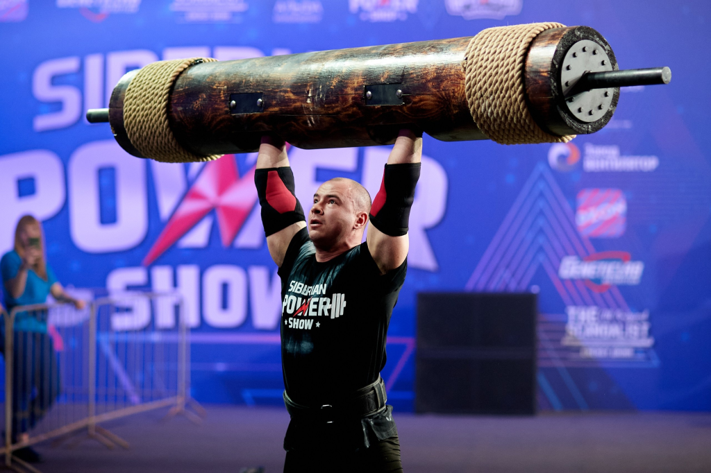 Артем Миронов.png