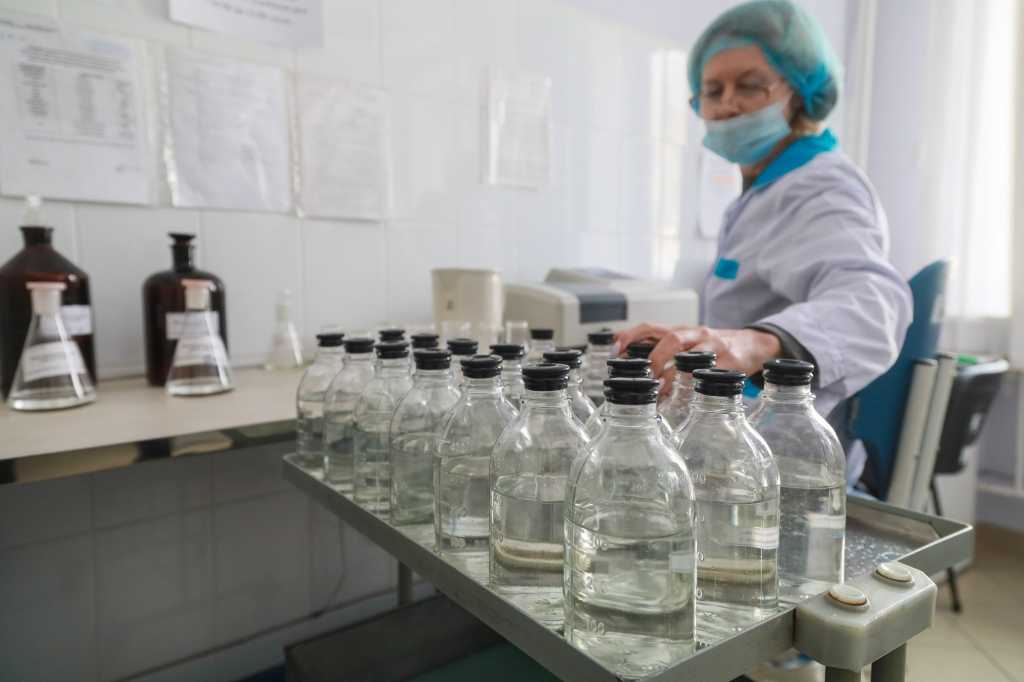 КрасКом. Лаборатория контроля качества воды водозабора Гремячий лог перешла на круглосуточный режим работы на период паводка (2).jpg КрасКом. Лаборатория контроля качества воды водозабора Гремячий лог перешла на круглосуточный режим работы на период паводка (2).jpg